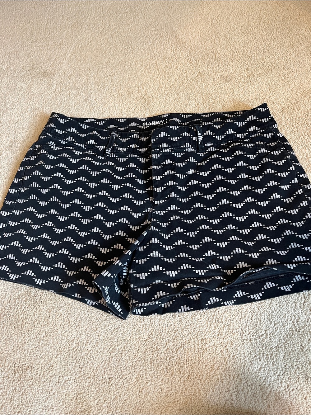 Old Navy Pixie Shorts - size 6